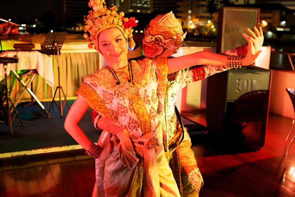 Grand Pearl Dinner Cruise Experience at Bangkok with Pickup | ®ExcursionMania