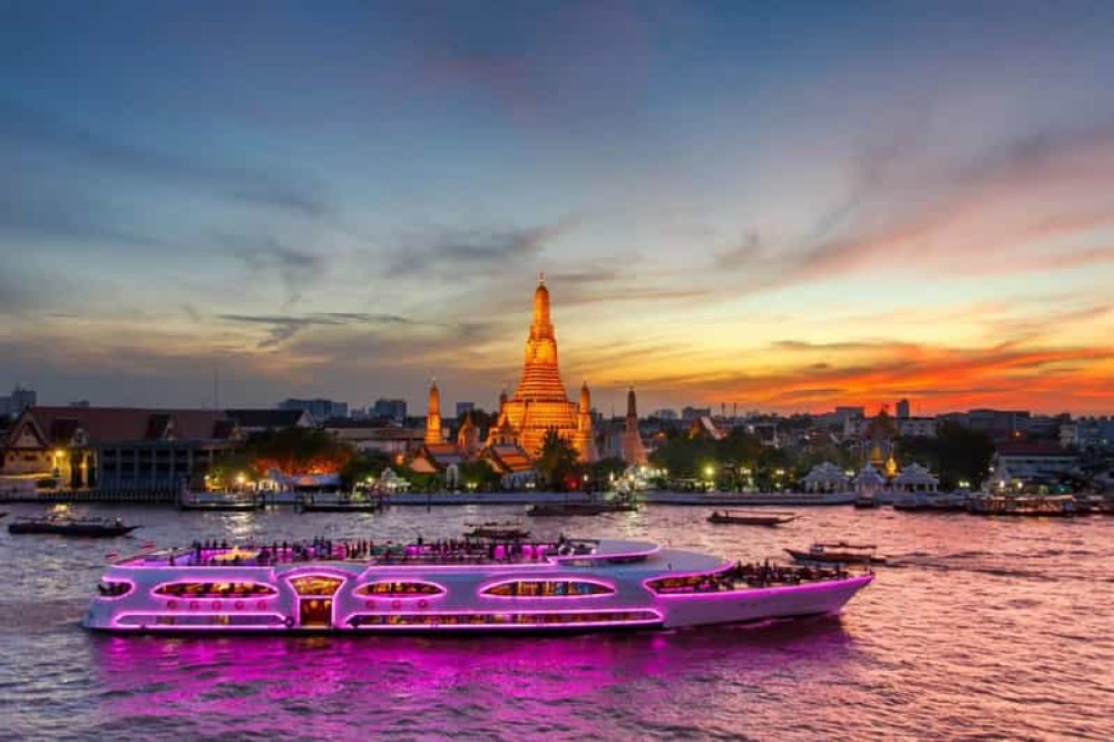 Damnoen Saduak Floating Market