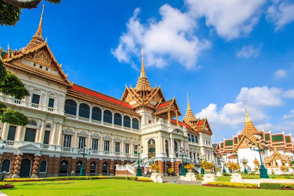 Private Tour Guide Service with TransportVan in Bangkok SHA Plus | ®ExcursionMania