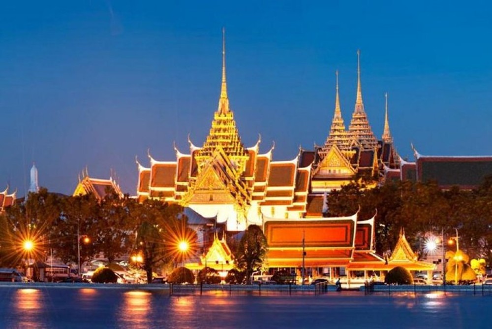 Bangkok Night Lights: Famous Landmarks by Tuk Tuk | ®ExcursionMania