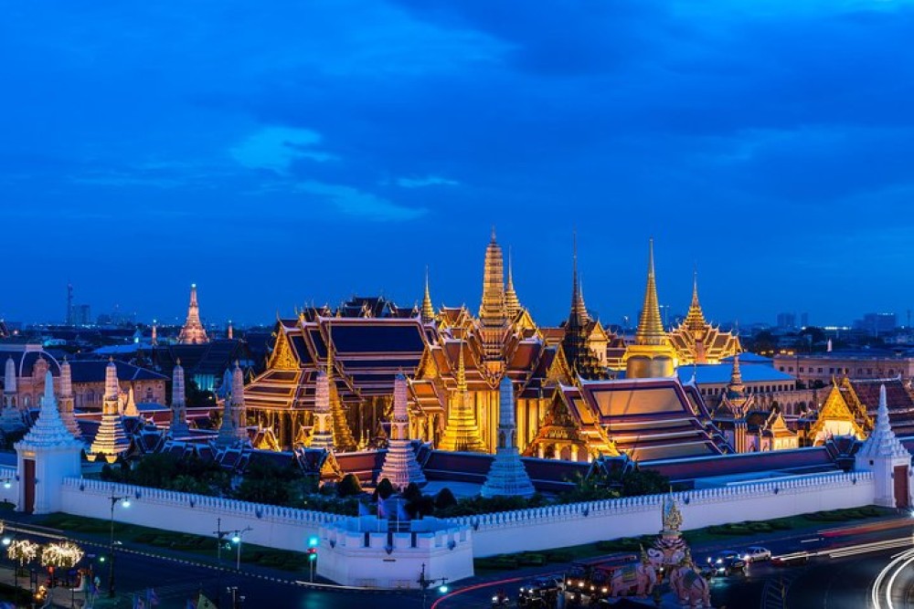 Bangkok Night Lights: Famous Landmarks by Tuk Tuk | ®ExcursionMania