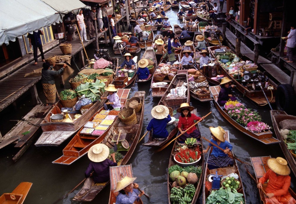 Maeklong Railway Market & Damnoensaduak Floating Market Tour SHA Plus | ®ExcursionMania