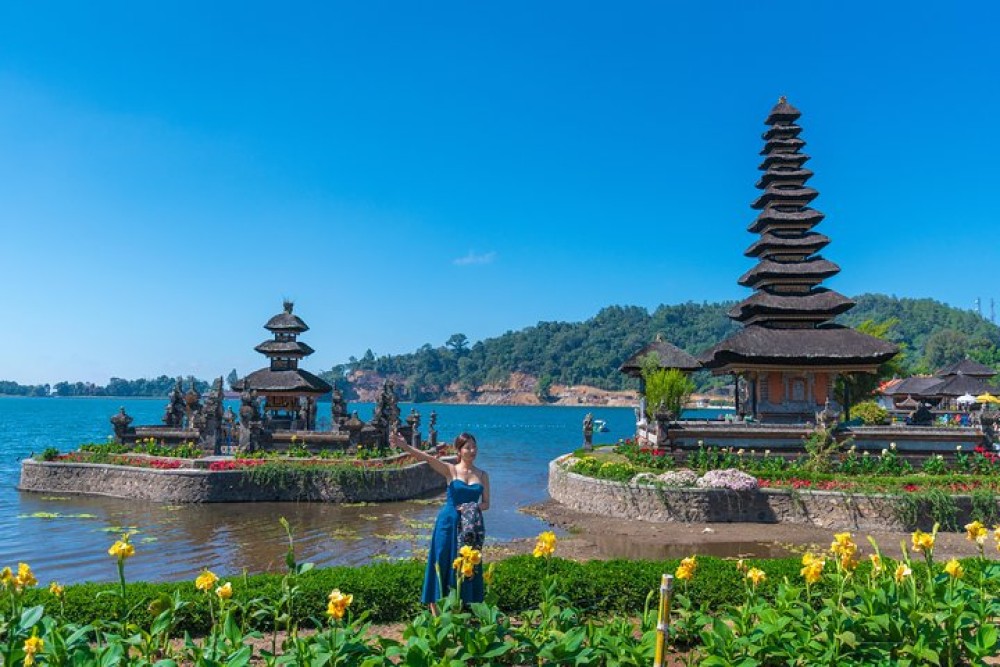 Bali Ghost Tour: The Biggest Abandoned Hotel in Bali | ®ExcursionMania