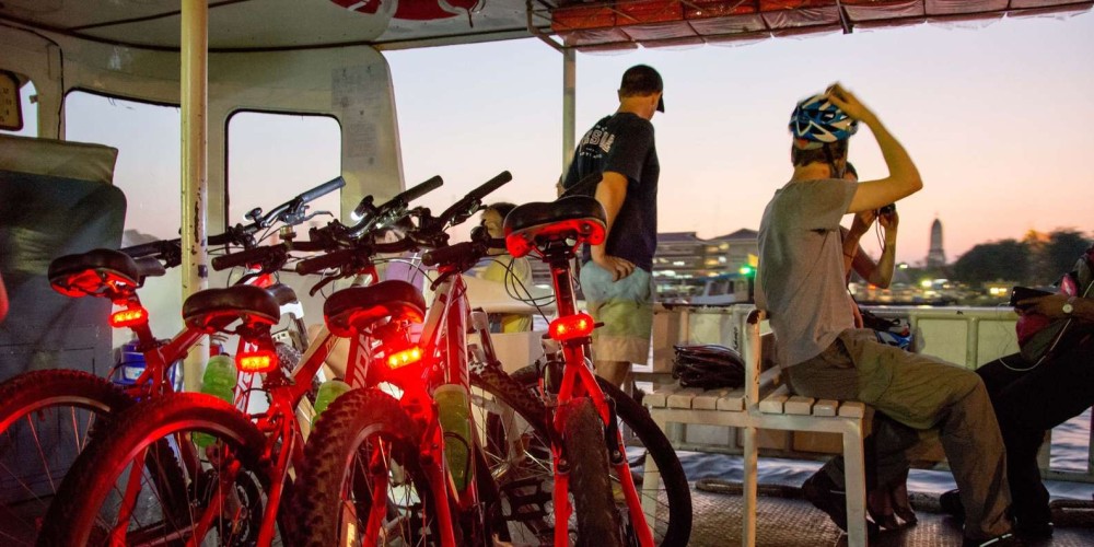 Bangkoks Popular Night Bike Tour | ®ExcursionMania