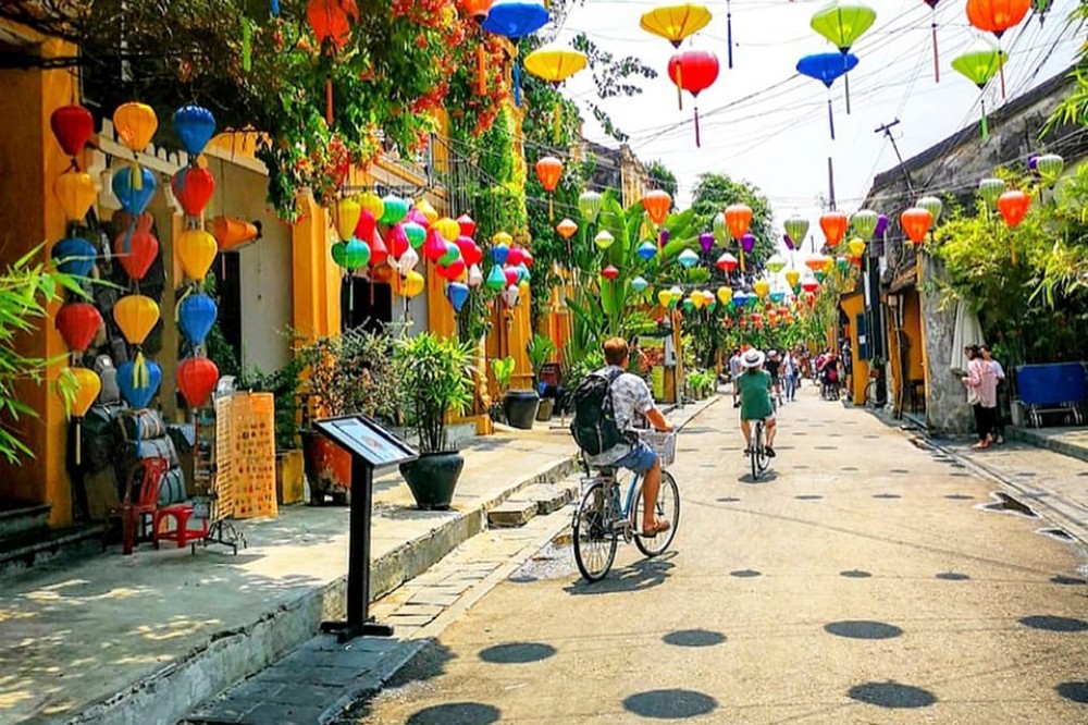Da Nang: Hoi An Town, Lady Buddha & Marble Mountain Day Trip | ®ExcursionMania