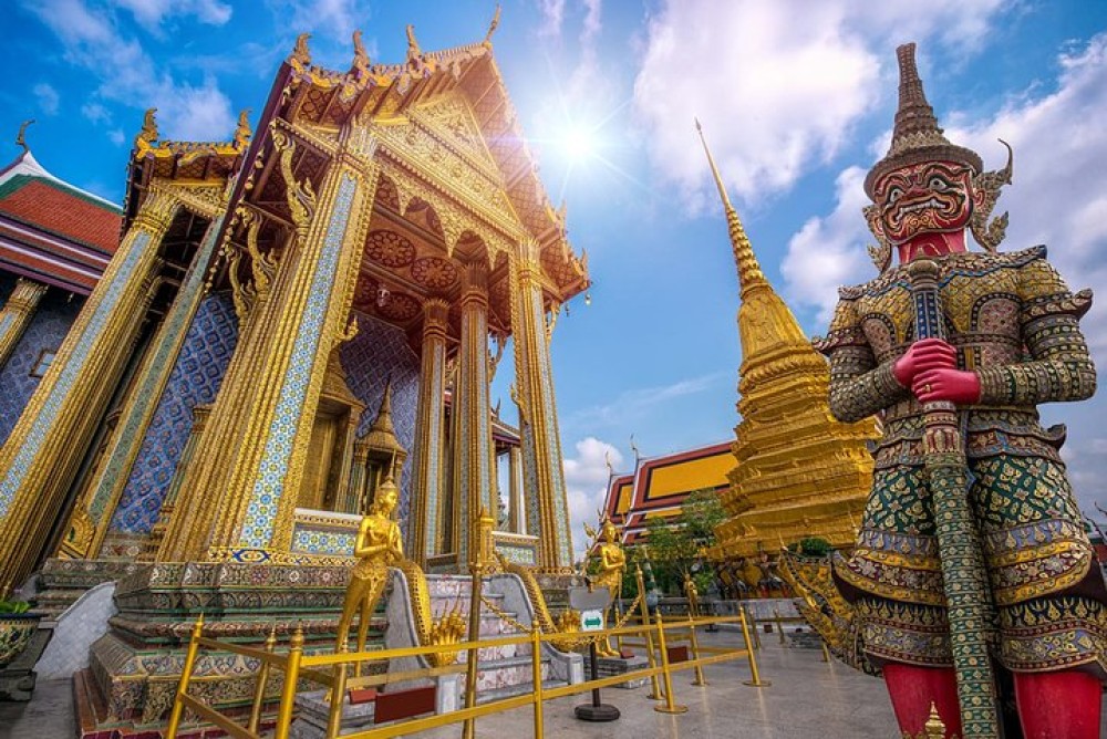 Amazing Bangkok Tour with Grand Palace, Wat Phra Kaew & Wat Arun | ®ExcursionMania