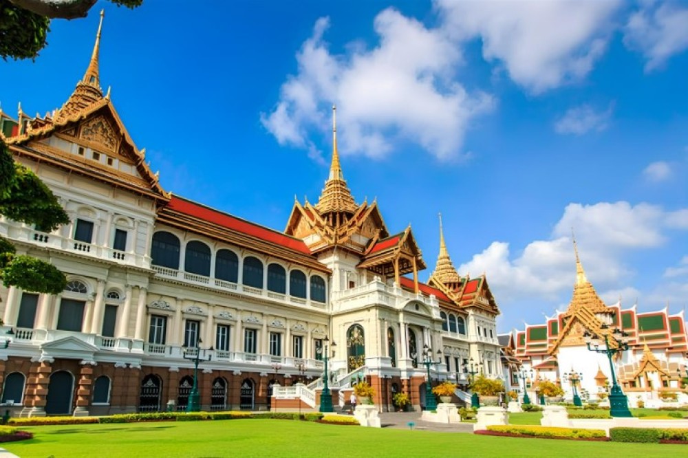 Bangkoks Best Temple Emerald Buddha with Royal Grand Palace Tour | ®ExcursionMania
