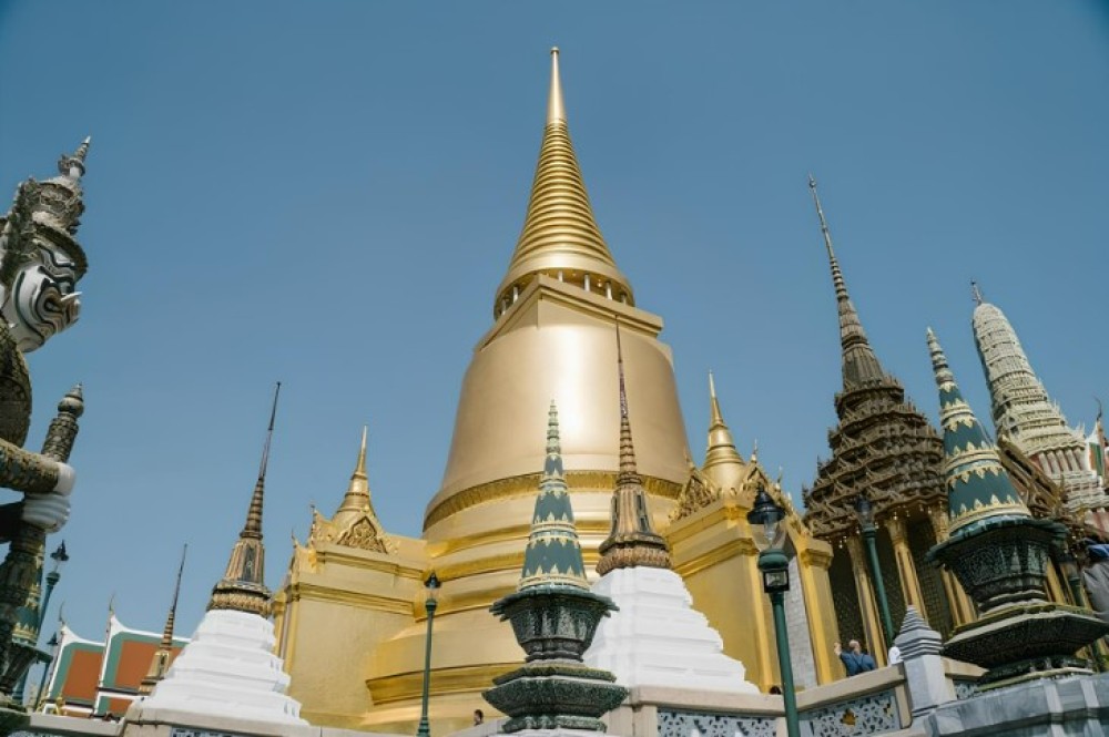 Bangkoks Best Temple Emerald Buddha with Royal Grand Palace Tour | ®ExcursionMania