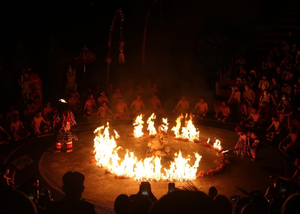 Full-Day Tanah Lot and Uluwatu Temples with Kecak Fire Dance Show | ®ExcursionMania