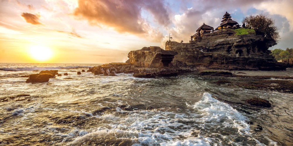 Private Tour: Tanah Lot at Sunset | ®ExcursionMania