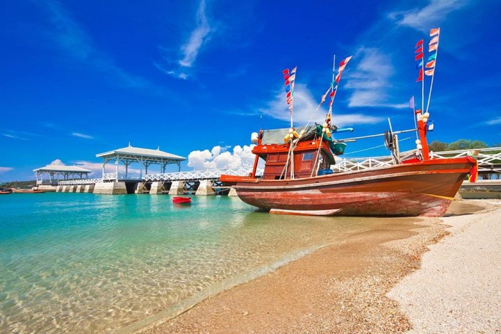 Koh Si Chang Day Tour from Bangkok with Lunch | ®ExcursionMania
