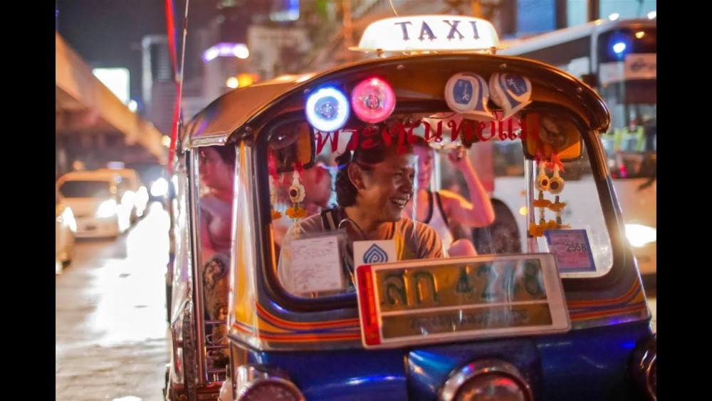 Evening Tuk Tuk Private City Tour at Bangkok with Dinner | ®ExcursionMania