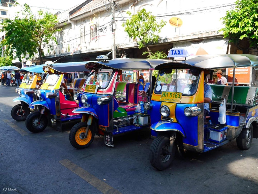 Evening Tuk Tuk Private City Tour at Bangkok with Dinner | ®ExcursionMania