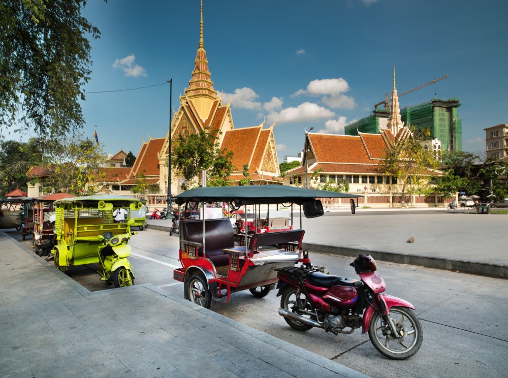 Evening Tuk Tuk Private City Tour at Bangkok with Dinner | ®ExcursionMania