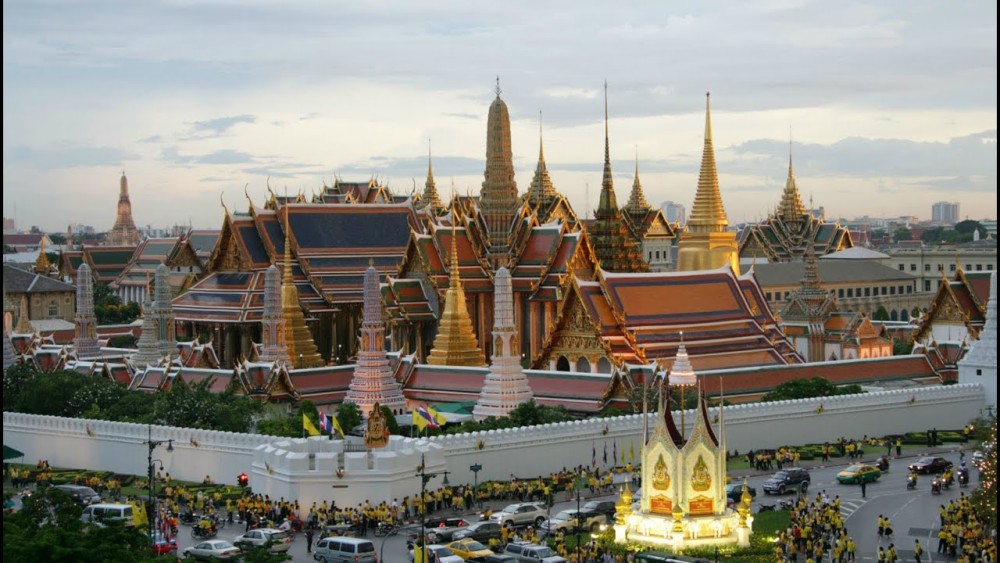 The Best of Bangkok: The Grand Palace, Emerald & Reclining Buddha | ®ExcursionMania
