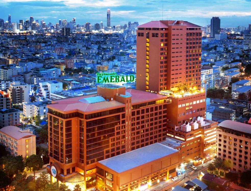 The Best of Bangkok: The Grand Palace, Emerald & Reclining Buddha | ®ExcursionMania