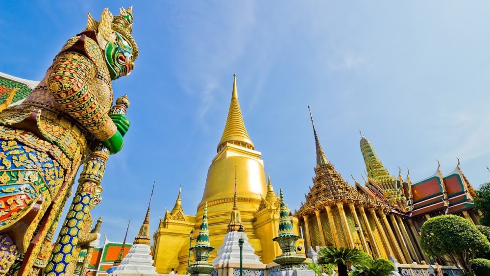 Bangkok Tour with Grand Palace, Emerald Buddha & Temple of Dawn | ®ExcursionMania