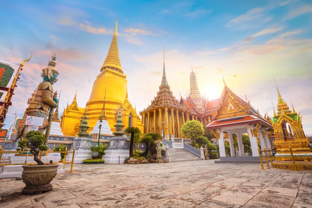 Bangkok Tour with Grand Palace, Emerald Buddha & Temple of Dawn | ®ExcursionMania