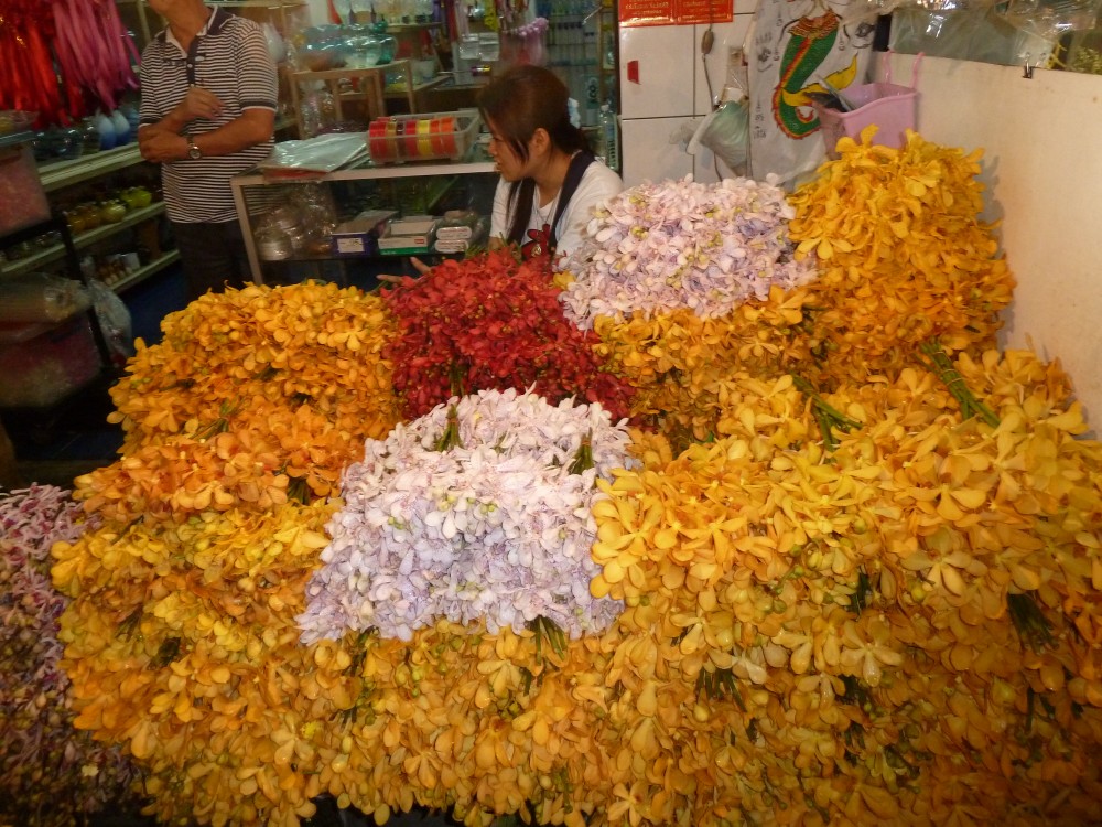 Damnoen Saduak Floating Market