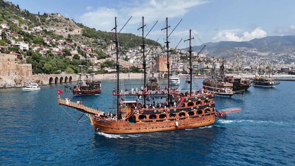Alanya Pirate Boat Tour | ®ExcursionMania