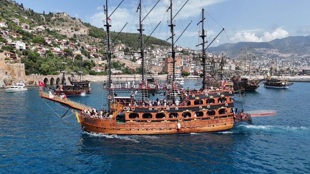 Alanya Pirate Boat Tour | ®ExcursionMania
