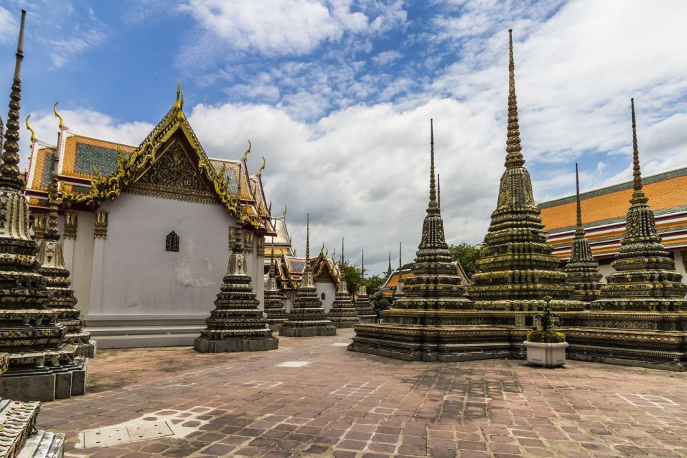 Wonderful Bangkok Tour : GrandPalace WatTrimit WatPho WatBencha | ®ExcursionMania