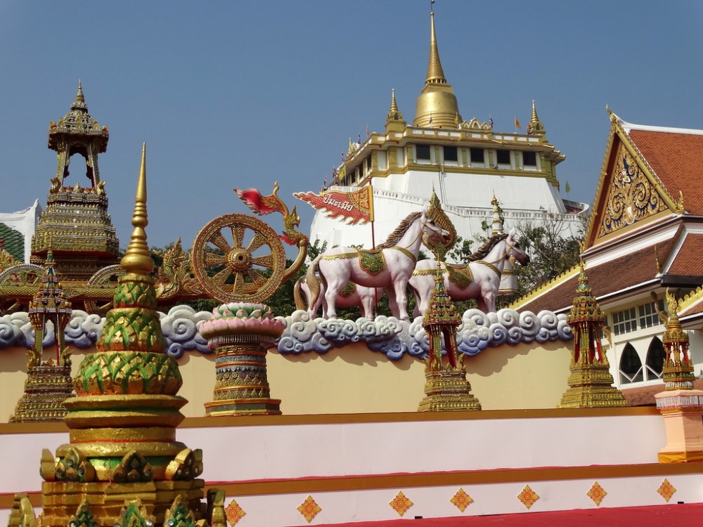 Old Town City Tour of Bangkok with Wat Suthat, Wat Saket & Wat Ratchan | ®ExcursionMania