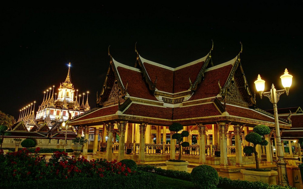 Old Town City Tour of Bangkok with Wat Suthat, Wat Saket & Wat Ratchan | ®ExcursionMania