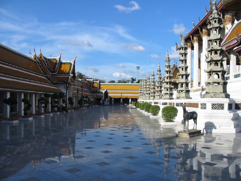 Old Town City Tour of Bangkok with Wat Suthat, Wat Saket & Wat Ratchan | ®ExcursionMania
