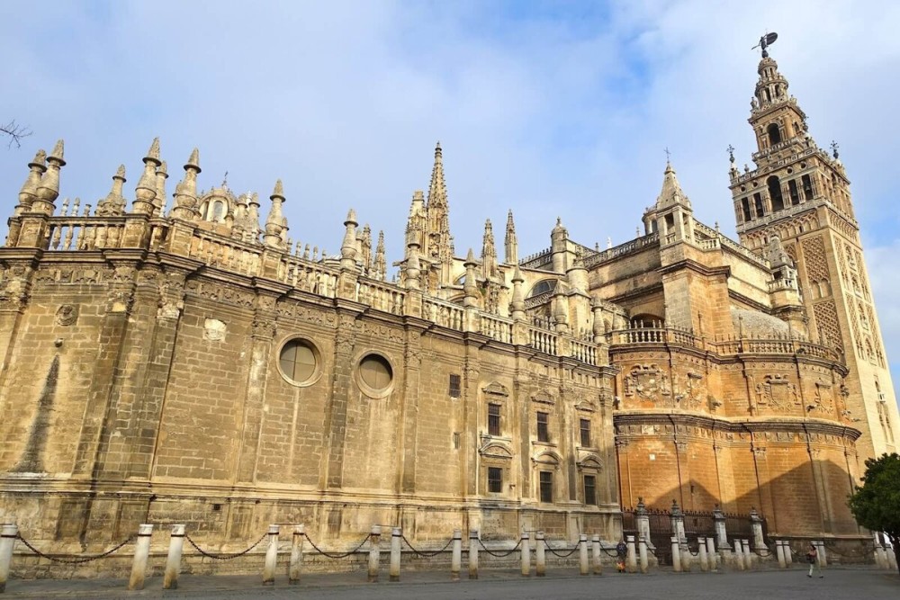 Seville: Cathedral and Giralda Tower Guided Tour and Tickets | ®ExcursionMania