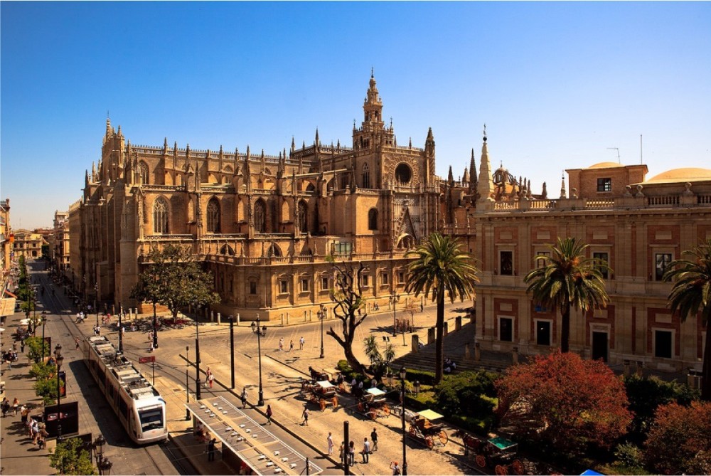 Seville: Cathedral and Giralda Tower Guided Tour and Tickets | ®ExcursionMania