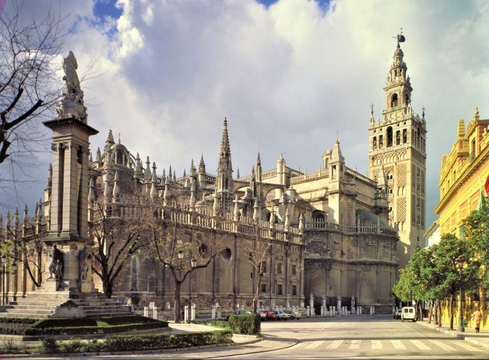Seville: Cathedral and Giralda Tower Guided Tour and Tickets | ®ExcursionMania