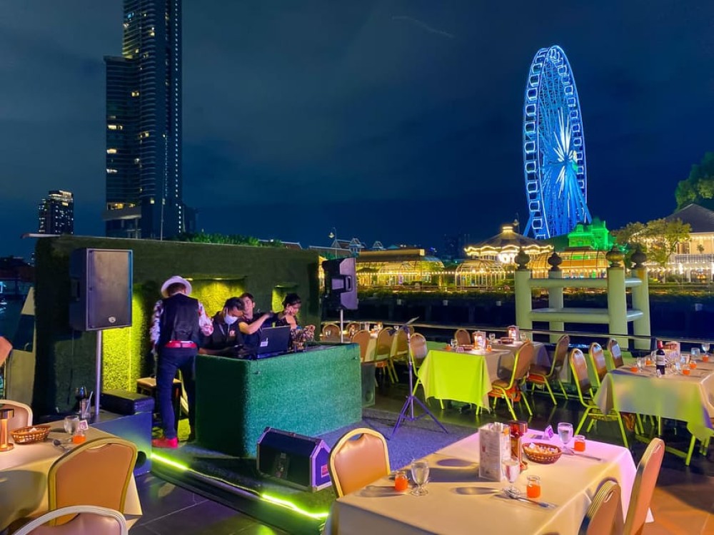 The Chaophraya Cruise: LUXURY 5 STAR Dinner Cruise on Chaophraya River | ®ExcursionMania