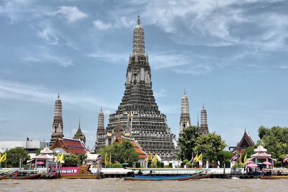 Shore Excursion from Laem Chabang Port: Bangkok Shopping, Massage & Food Tasting | ®ExcursionMania