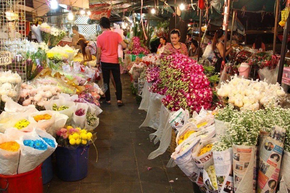 Shore Excursion from Laem Chabang Port: Bangkok Shopping, Massage & Food Tasting | ®ExcursionMania