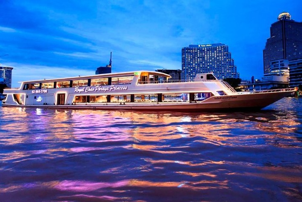 New Year Party : Chao Phraya Princess Dinner Cruise at Bangkok Admissi | ®ExcursionMania