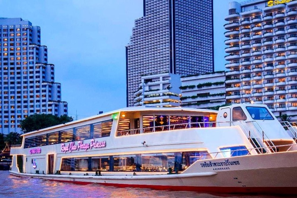 New Year Party : Chao Phraya Princess Dinner Cruise at Bangkok Admissi | ®ExcursionMania