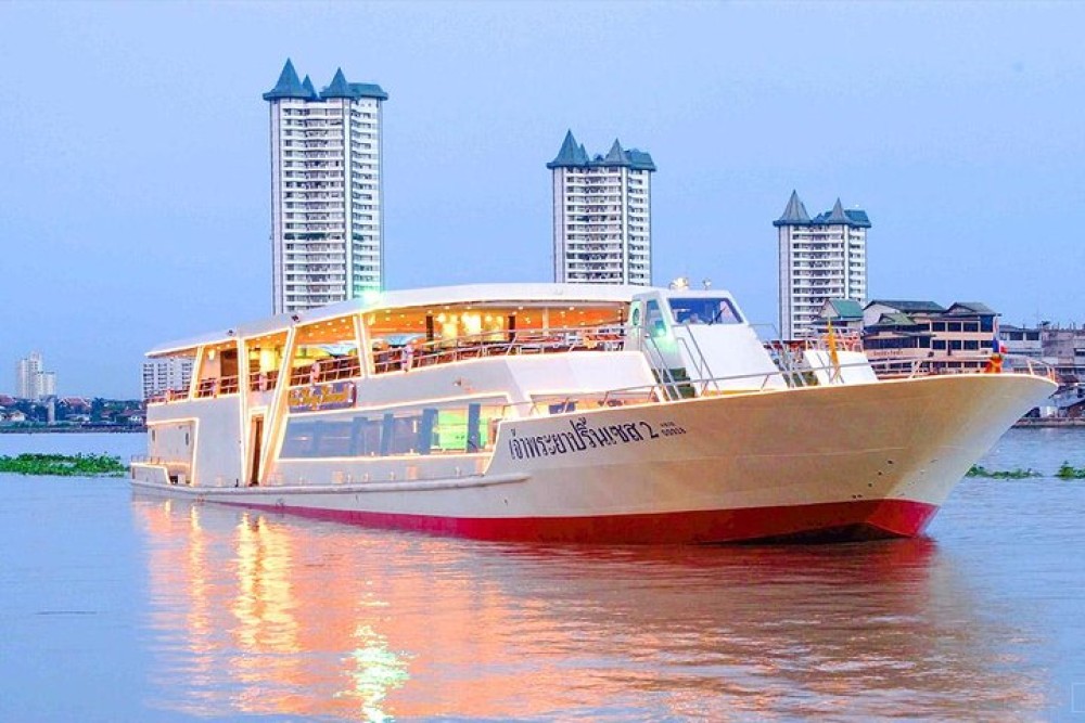 New Year Party : Chao Phraya Princess Dinner Cruise at Bangkok Admissi | ®ExcursionMania