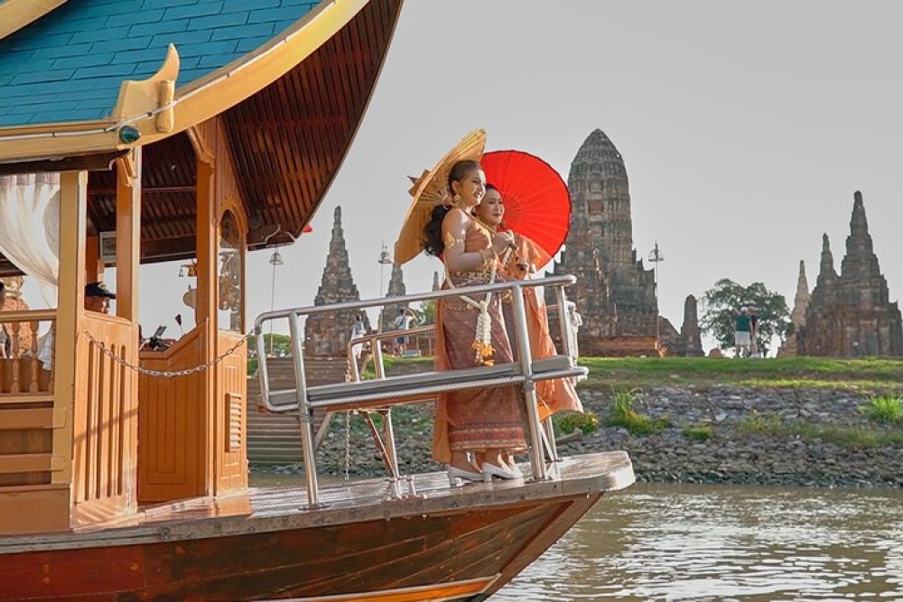 Ayutthaya Glittering Sunset, Heritage Cruise, Iconic Spots & Food | ®ExcursionMania