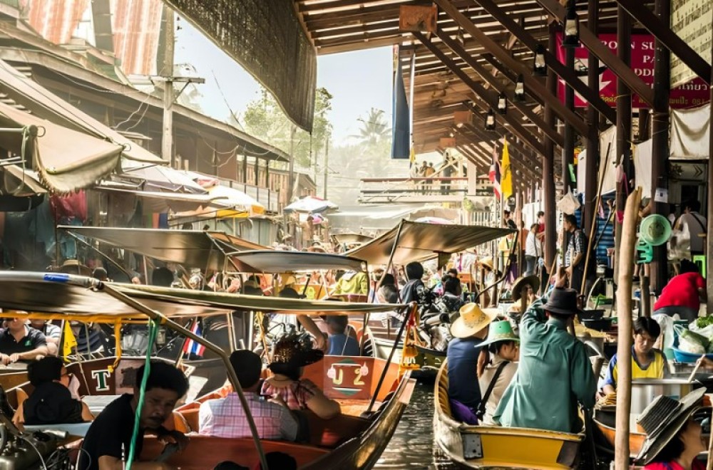 Maeklong Railway Market, Floating Market & Nakhon Pathom City Tour from Bangkok | ®ExcursionMania