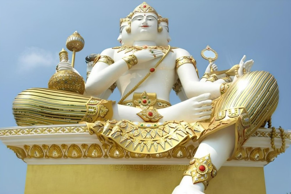 Chachoengsao One Day Trip from Bangkok : Historic Market and Buddhist | ®ExcursionMania