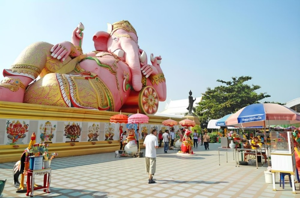 Damnoen Saduak Floating Market