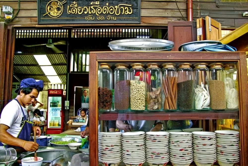 Chachoengsao One Day Trip from Bangkok : Historic Market and Buddhist | ®ExcursionMania