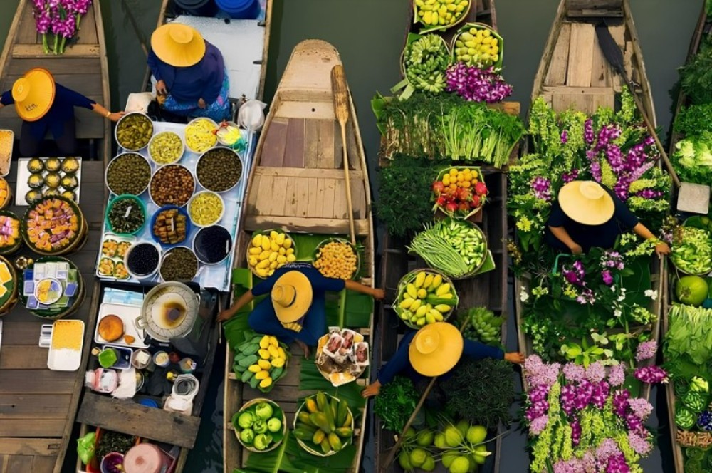 Damnoen Saduak Floating Market