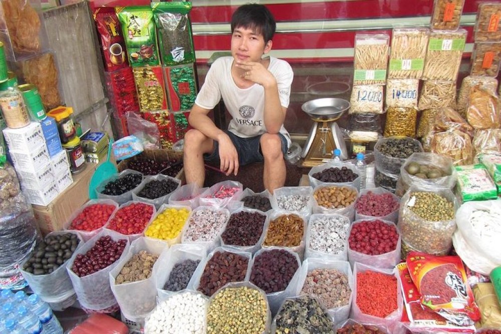 Bangkok Tour By Selfie Expert : LittleIndia, WatTraimit, WatPho | ®ExcursionMania