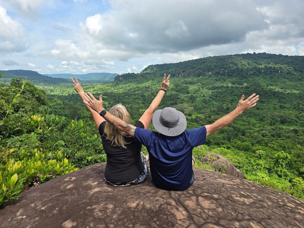 Kulen Waterfall & 1000 Lingas Join-in Tour with local snacks | ®ExcursionMania