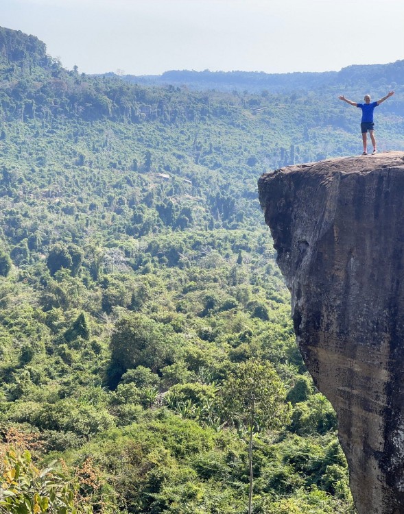 Kulen Waterfall & 1000 Lingas Join-in Tour with local snacks | ®ExcursionMania