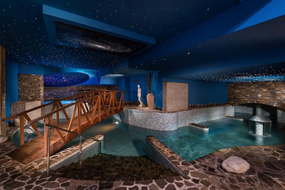Tatra Mountains  Wellness - Top of Slovakia from Bratislava | ®ExcursionMania