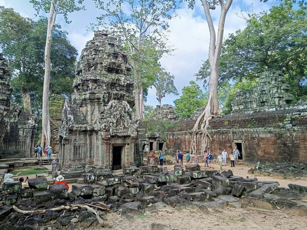 Angkor Temple Full-Day Tour by Join-In luxury MiniBus | ®ExcursionMania