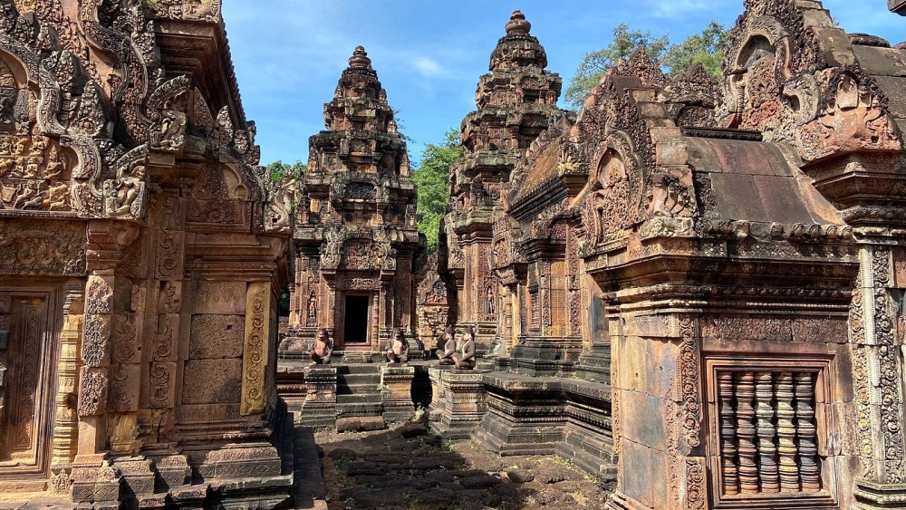 Full-Day Banteay Srei & 4 Temples Join-in Tour | ®ExcursionMania